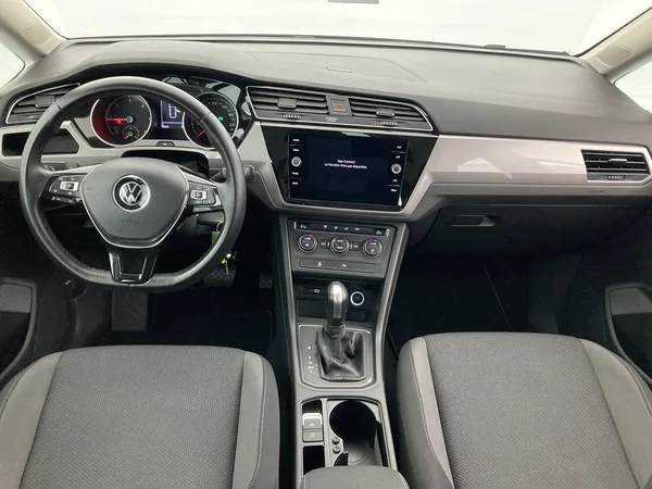 VOLKSWAGEN Touran (2020) — foto 5 van 36