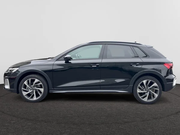 AUDI A3 Allstreet (2024) — foto 18 van 19