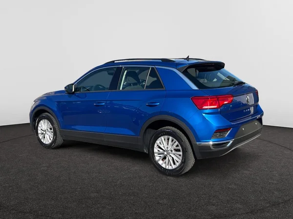 VOLKSWAGEN T-Roc (2017) — foto 12 van 22