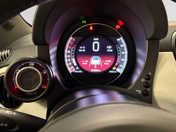 ABARTH 595C (2019) — foto 5 van 15