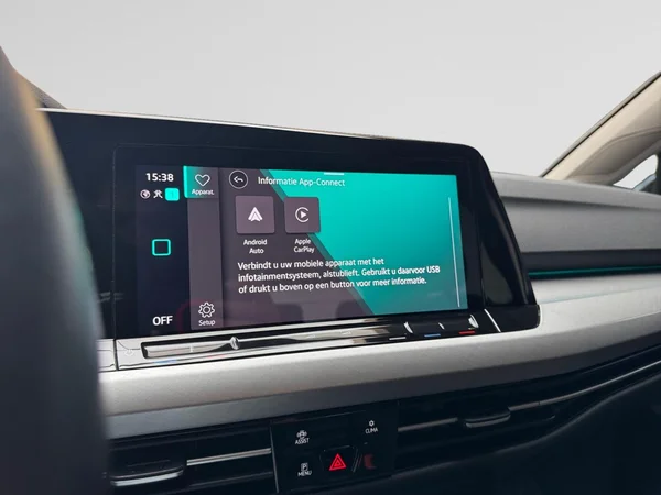 VOLKSWAGEN Golf VIII (2024) — foto 3 van 15