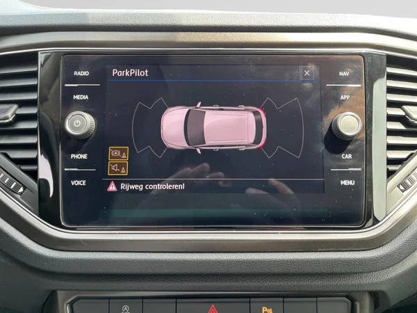 VOLKSWAGEN T-Roc (2019) — foto 8 van 22