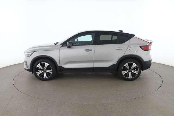 Volvo C40 (2022) — foto 9 van 16