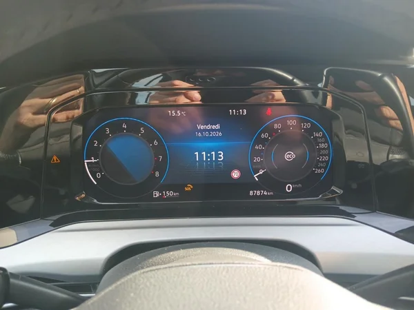 VOLKSWAGEN Golf VIII (2021) — foto 18 van 19