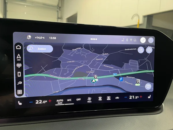 AUDI Q3 Sportback e-hybrid (PHEV) (2025) — foto 22 van 24