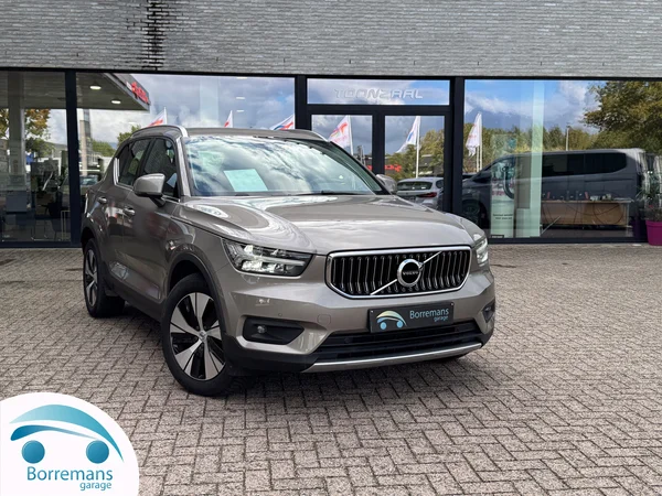 Volvo XC-40 (2020) — foto 1 van 44