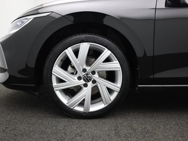 VOLKSWAGEN Golf VIII (2025) — foto 10 van 20