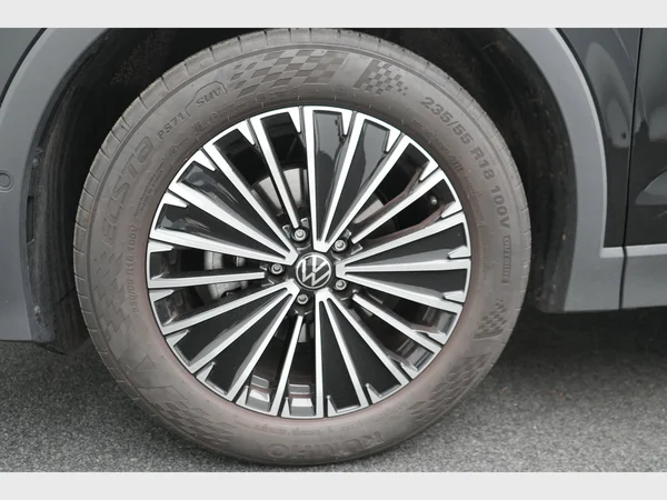 VOLKSWAGEN Tiguan (2025) — foto 11 van 31