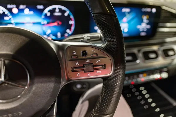 Mercedes-Benz GLS (2021) — foto 35 van 56