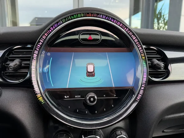 Mini Cooper (2021) — foto 7 van 25