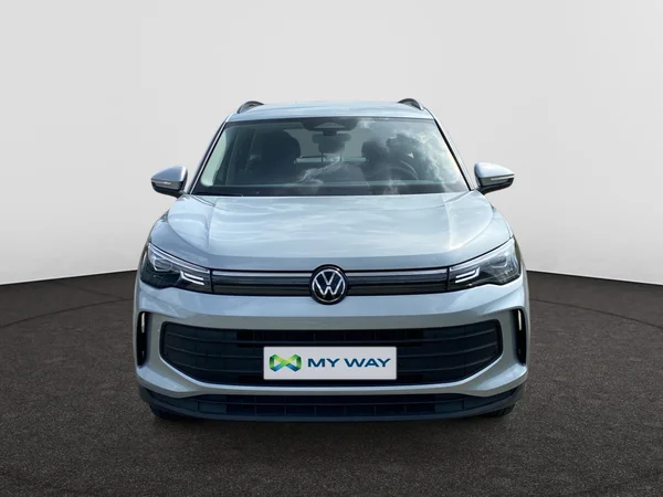 VOLKSWAGEN Tiguan (2024) — foto 15 van 16