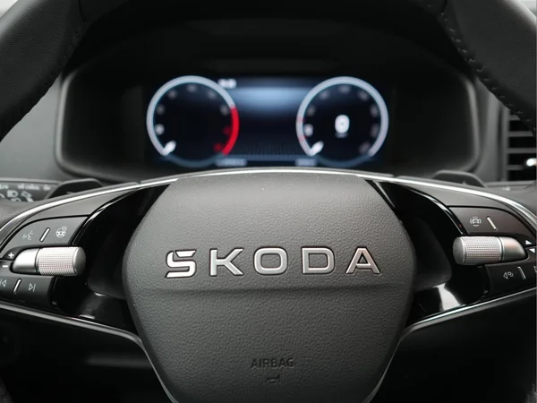 SKODA Karoq (2026) — foto 9 van 28