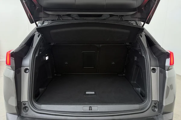 Peugeot 3008 (2019) — foto 18 van 22