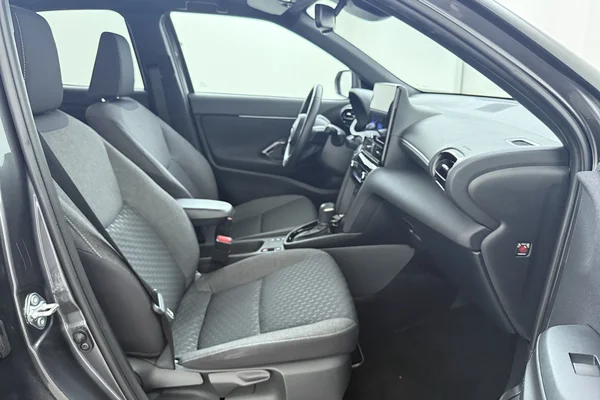 Toyota Yaris Cross Hybrid (HEV) (2025) — foto 16 van 18