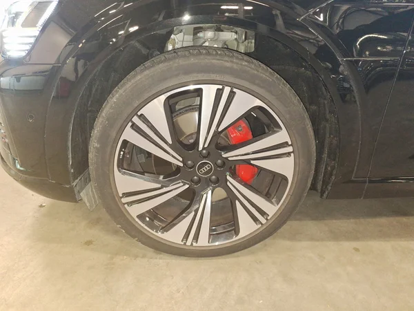 AUDI Q8 e-tron Sportback (2025) — foto 7 van 24