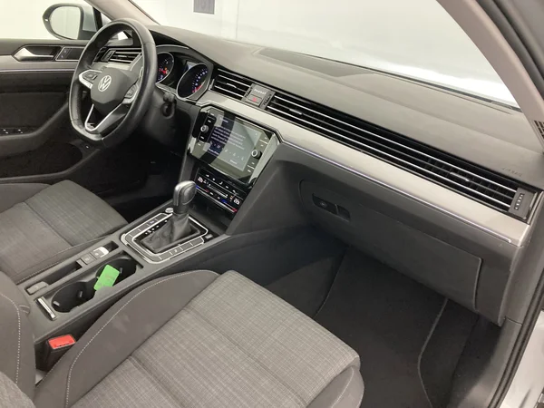 VOLKSWAGEN Passat Variant (2021) — foto 6 van 36