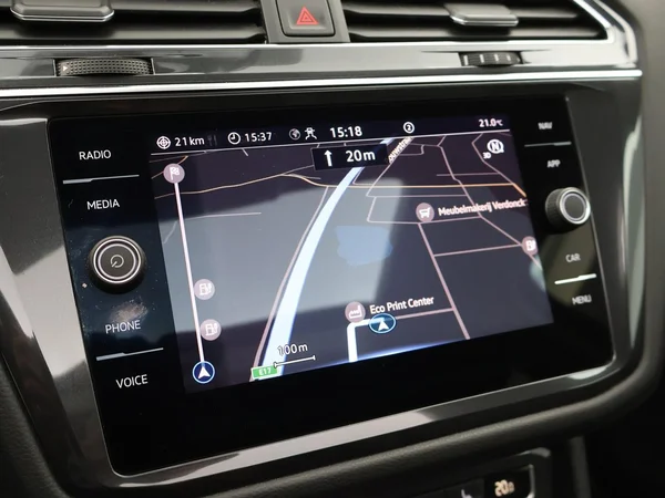 VOLKSWAGEN Tiguan Allspace (2021) — foto 8 van 31