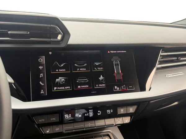 AUDI A3 Allstreet (2025) — foto 8 van 18