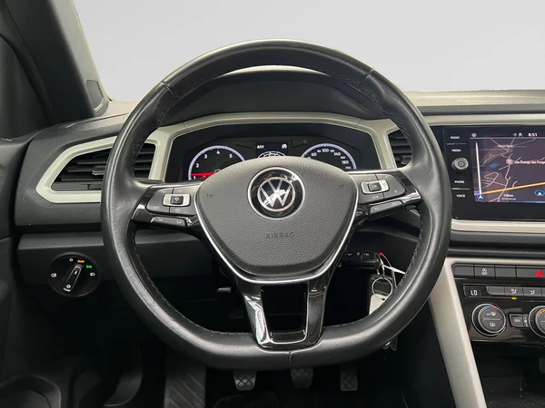 VOLKSWAGEN T-Roc Cabriolet (2021) — foto 18 van 20
