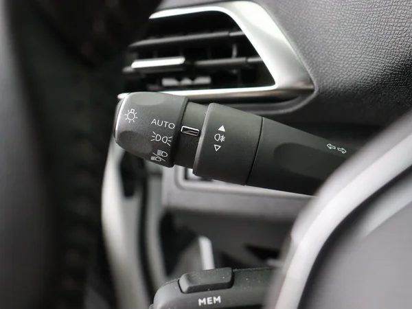 PEUGEOT 5008 (2023) — foto 16 van 28