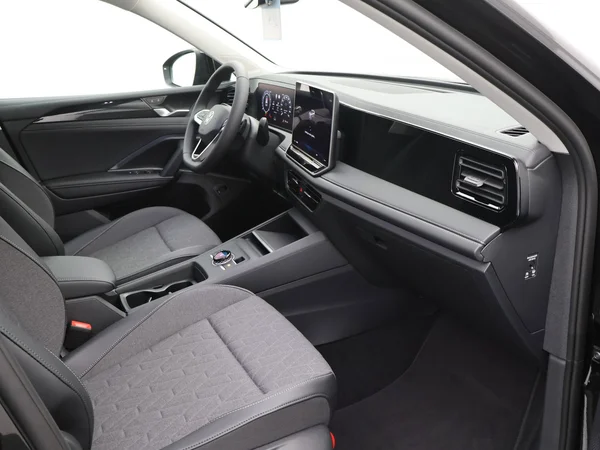 VOLKSWAGEN Tiguan (2025) — foto 15 van 21