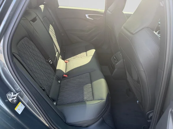 AUDI A5 Avant e-hybrid (PHEV) (2026) — foto 2 van 24