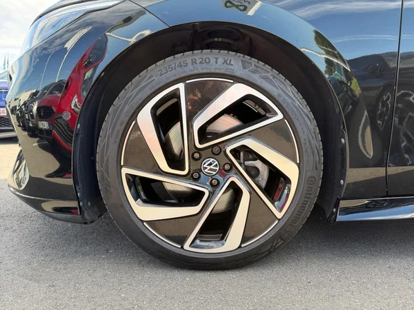 VOLKSWAGEN ID.7 Tourer (2024) — foto 16 van 24