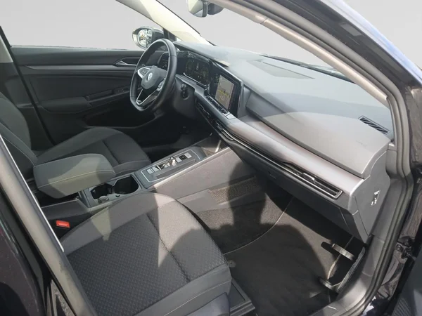 VOLKSWAGEN Golf VIII (2021) — foto 18 van 20