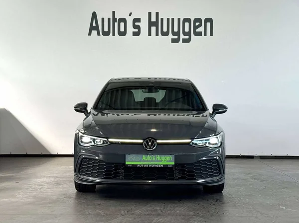 Volkswagen Golf GTE (2022) — foto 12 van 21