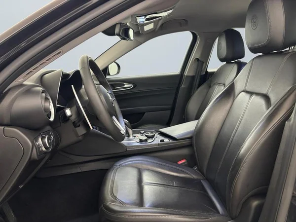 ALFA ROMEO Giulia Dsl (2020) — foto 2 van 28