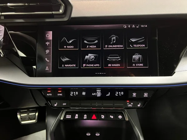 AUDI A3 Sportback (2025) — foto 14 van 14