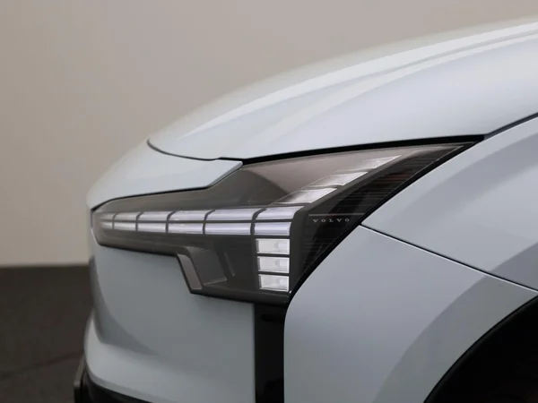 Volvo EX30 (2024) — foto 9 van 38