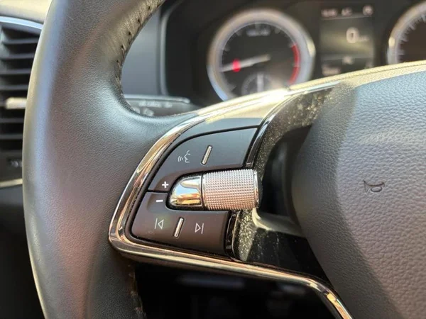 SKODA Karoq (2022) — foto 13 van 29