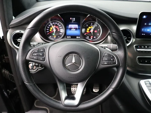 Mercedes-Benz V-Klasse (2024) — foto 7 van 36