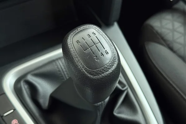 Kia Ceed (2023) — foto 7 van 27