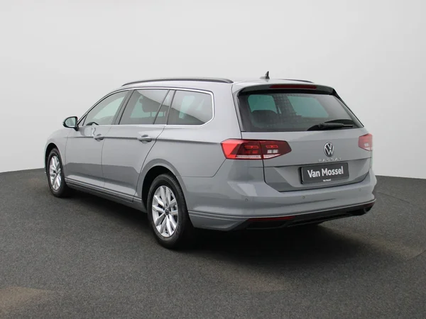 Volkswagen Passat (2024) — foto 12 van 42