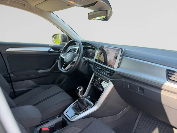 VOLKSWAGEN T-Roc (2024) — foto 16 van 19