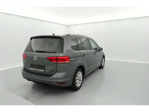 VOLKSWAGEN Touran (2019) — foto 2 van 36