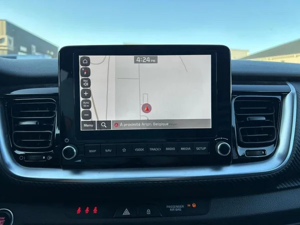 KIA Stonic (2024) — foto 8 van 33