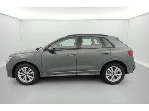 AUDI Q3 PHEV (2022) — foto 21 van 36