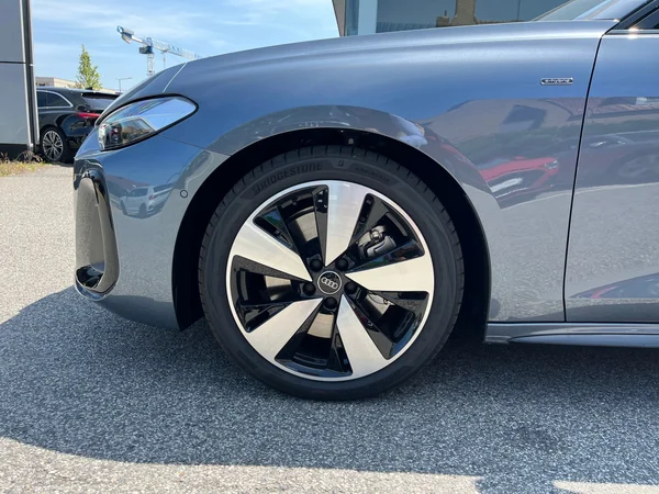 AUDI A5 Avant e-hybrid (PHEV) (2025) — foto 7 van 16