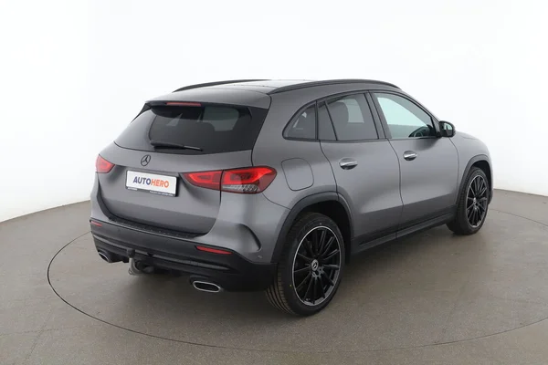 Mercedes-Benz GLA-Klasse (2023) — foto 12 van 16
