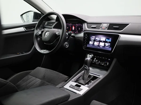 Škoda Superb (2022) — foto 36 van 43