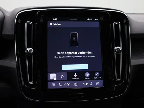 Volvo XC40 (2023) — foto 18 van 39