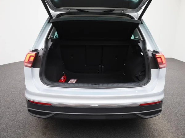 Volkswagen Tiguan (2023) — foto 8 van 43