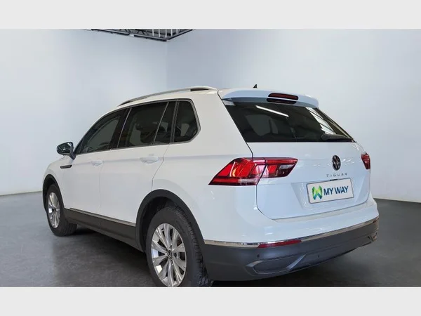 VOLKSWAGEN Tiguan (2021) — foto 31 van 34