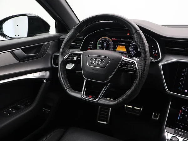 AUDI A6 SW PHEV (2020) — foto 4 van 32