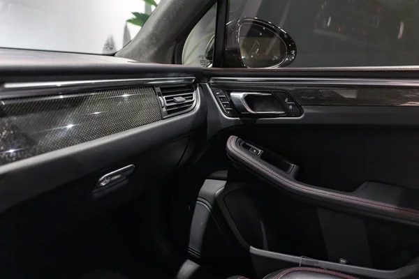 Porsche Macan (2024) — foto 29 van 44