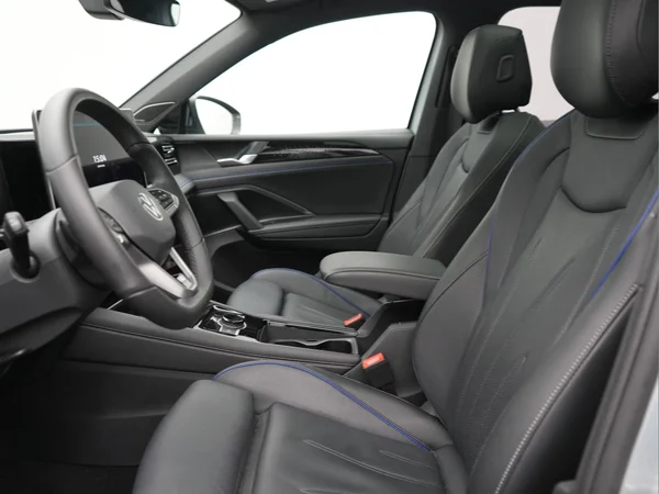 VOLKSWAGEN Tiguan eHybrid (PHEV) (2025) — foto 5 van 41