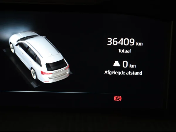 SKODA Octavia Combi (2024) — foto 8 van 20
